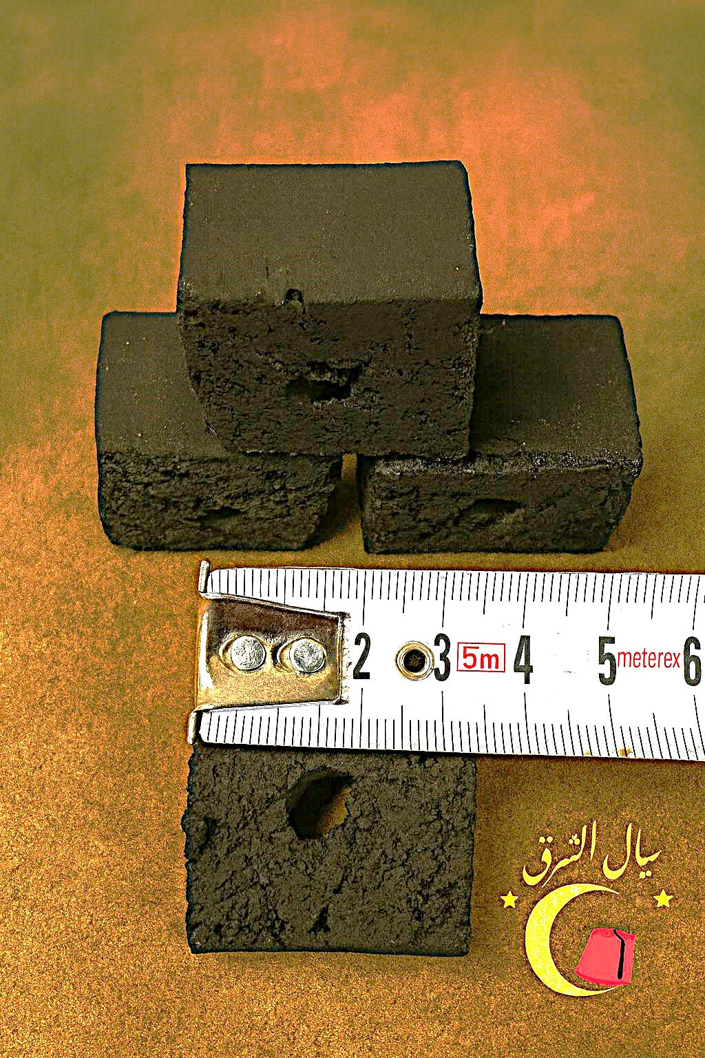 فحم مربعات مثقوب قياس 35*35*25 ملم